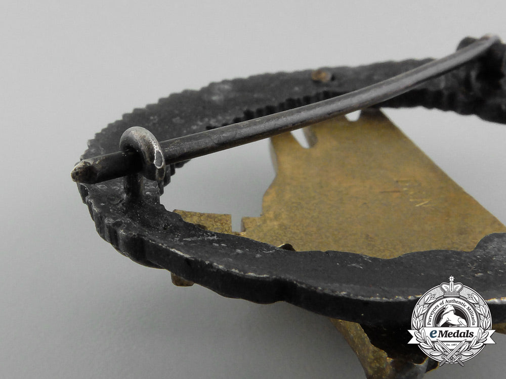 a_luftwaffe_fallschirmjäger_badge_by_berg&_nolte,_lüdenscheid_c_7363