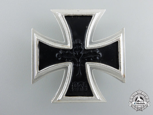 an_iron_cross_first_class;1957_issue_c_784