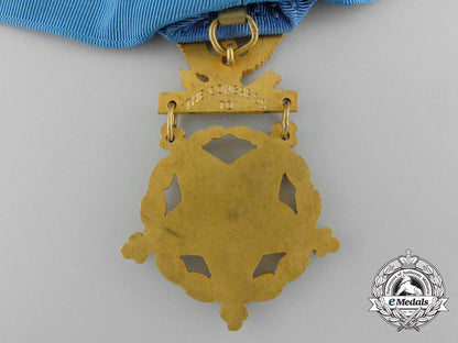 an_american_army_medal_of_honor;_type_vi(1964-_present)_with_case_c_8038