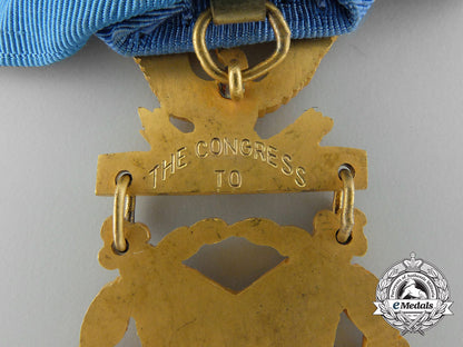 an_american_army_medal_of_honor;_type_vi(1964-_present)_with_case_c_8039