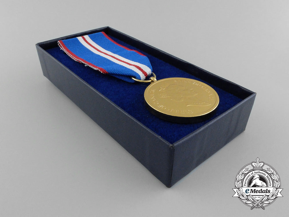 a_canadian_queen_elizabeth_ii_golden_jubilee_medal2002_with_box_c_8078