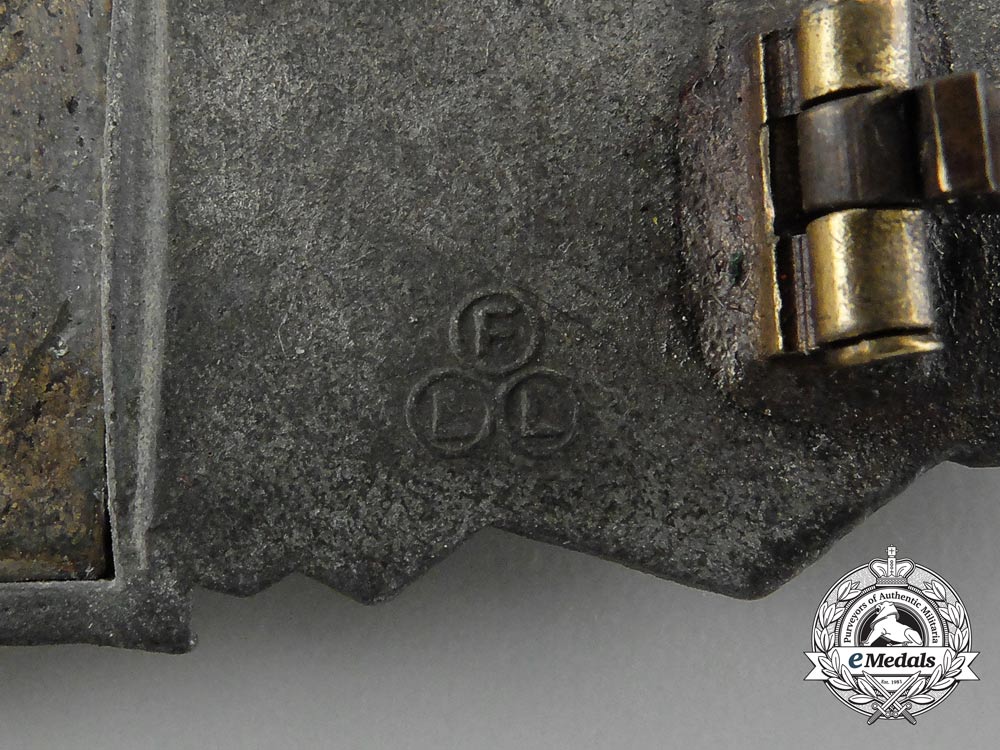a_bronze_grade_close_combat_clasp_by_friedrich_linden,_lüdenscheid_c_8197