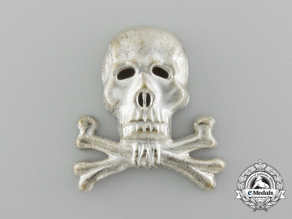a_braunschweiger_totenkopf(_skull)_officer’s_cap_insignia_for_the_infantry_regiment_nr.92_or_hussars.17_c_8569