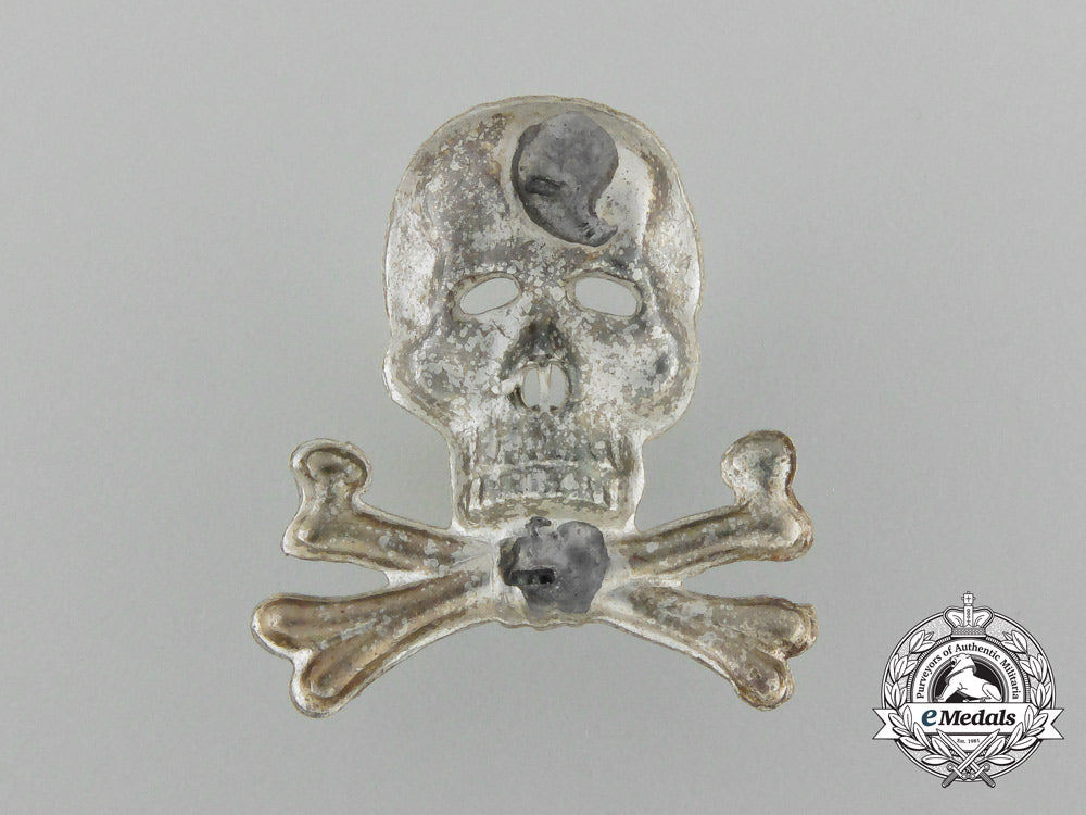 a_braunschweiger_totenkopf(_skull)_officer’s_cap_insignia_for_the_infantry_regiment_nr.92_or_hussars.17_c_8570