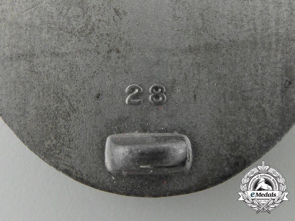 a_german_second_war_wound_badge_by_eugen_schidthaussler;_gold_grade_c_8747_1