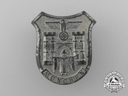 a1939/1940_munich_wartime_winter_aid_badge_by_carl_poellath_c_8933