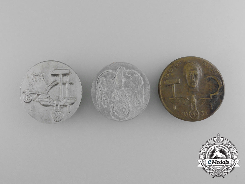 a_lot_of_three_day_of_german_labour_badges_c_8939