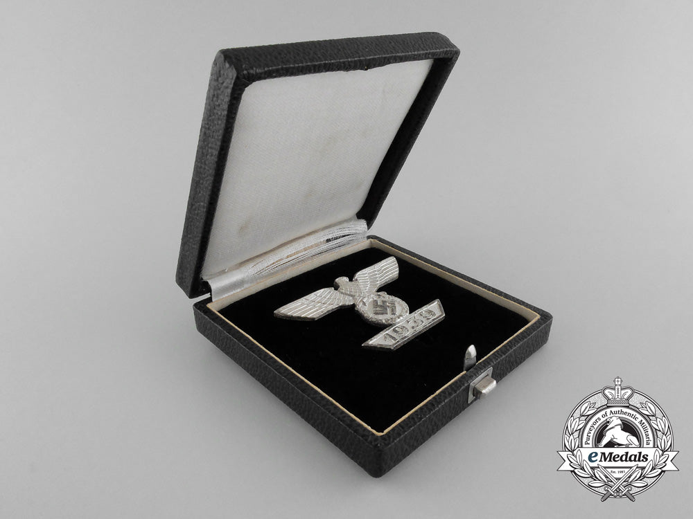 a_cased&_mint_clasp_to_the_iron_cross_first_class1939_by_deumer_c_8953
