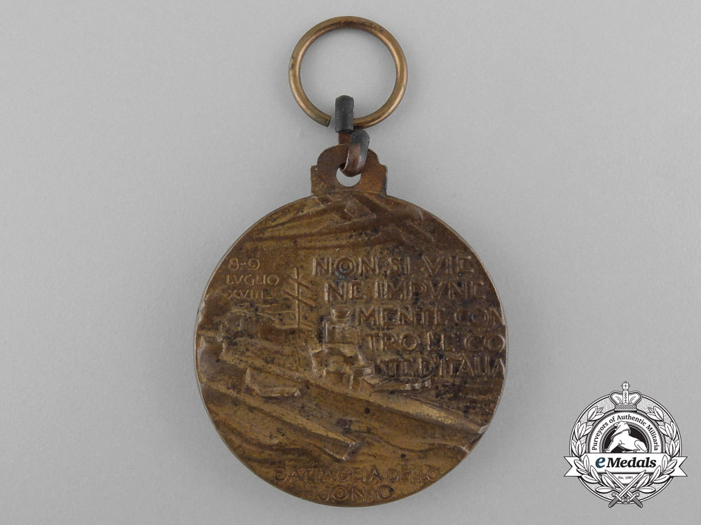 an_italian_naval_battle_of_calabria(_aka_battle_of_punta_stilo)_medal1940_c_9317