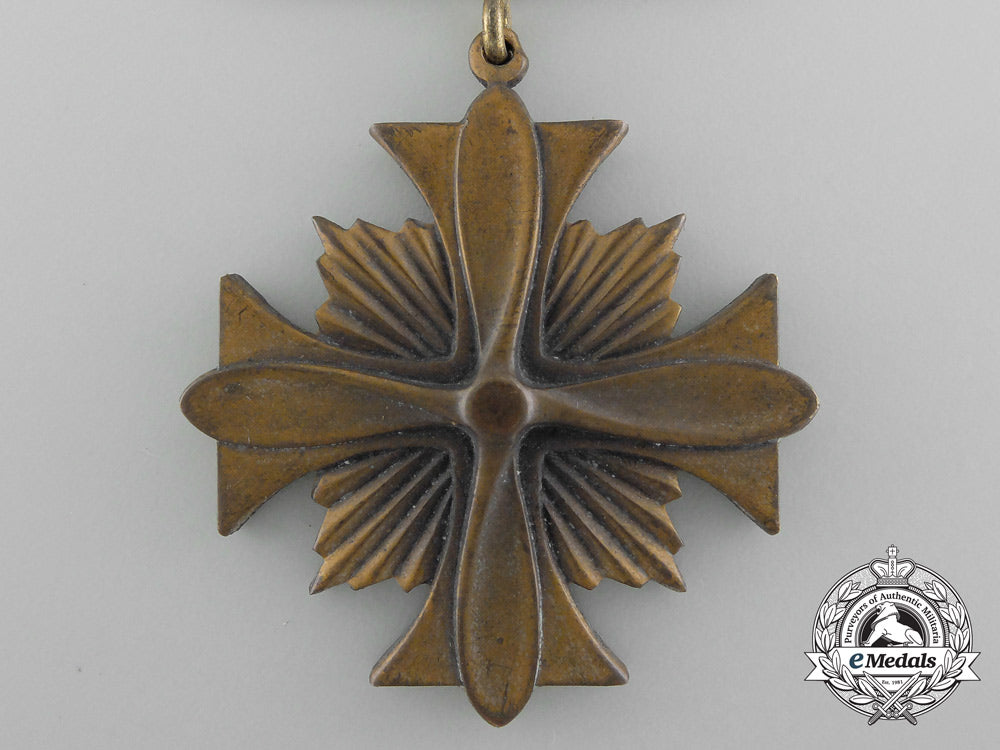 a_vietnam_war_period_american_distinguished_flying_cross_c_9592