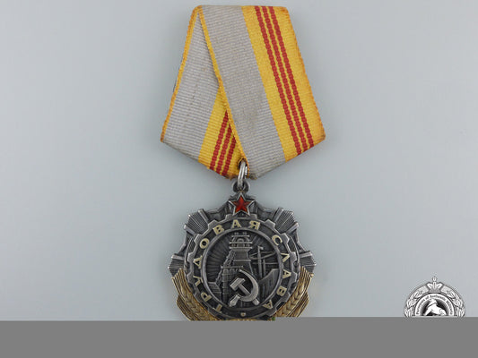 a_soviet_order_of_labour_glory,3_rd_class,_type_ii_c_966