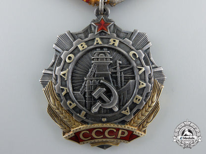 a_soviet_order_of_labour_glory,3_rd_class,_type_ii_c_967