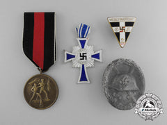 A Lot Of Four German Third Reich-Era Medals, Awards, And Decoration