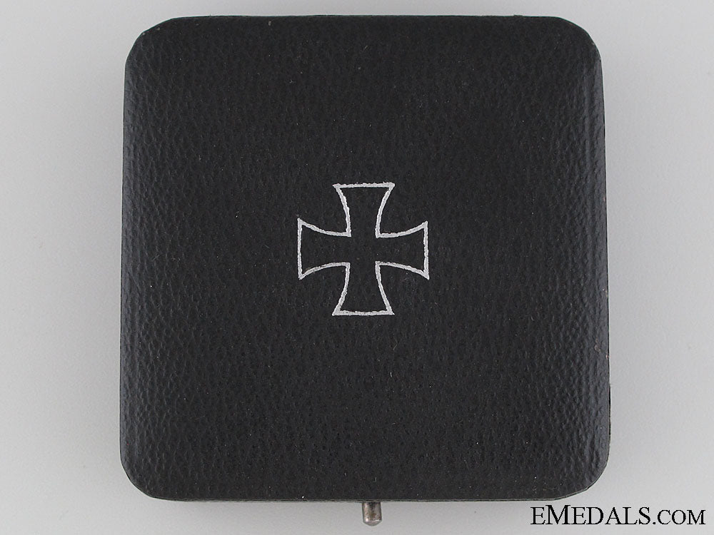case_for_iron_cross1_st._class1939_case_for_iron_cr_526ac573d7f30