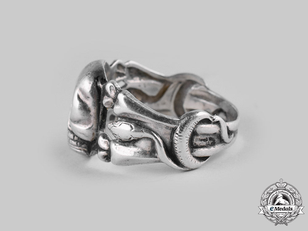 germany,_third_reich._a_silver_totenkopf_ring_cbb_0188_c20_02113