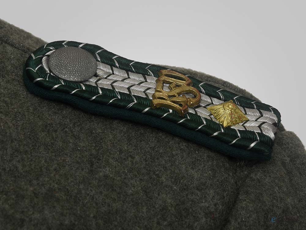 germany,_third_reich._a_service_tunic_for_a_land_customs_zollassistant_in_ss_service_cbb_7144-_1__2