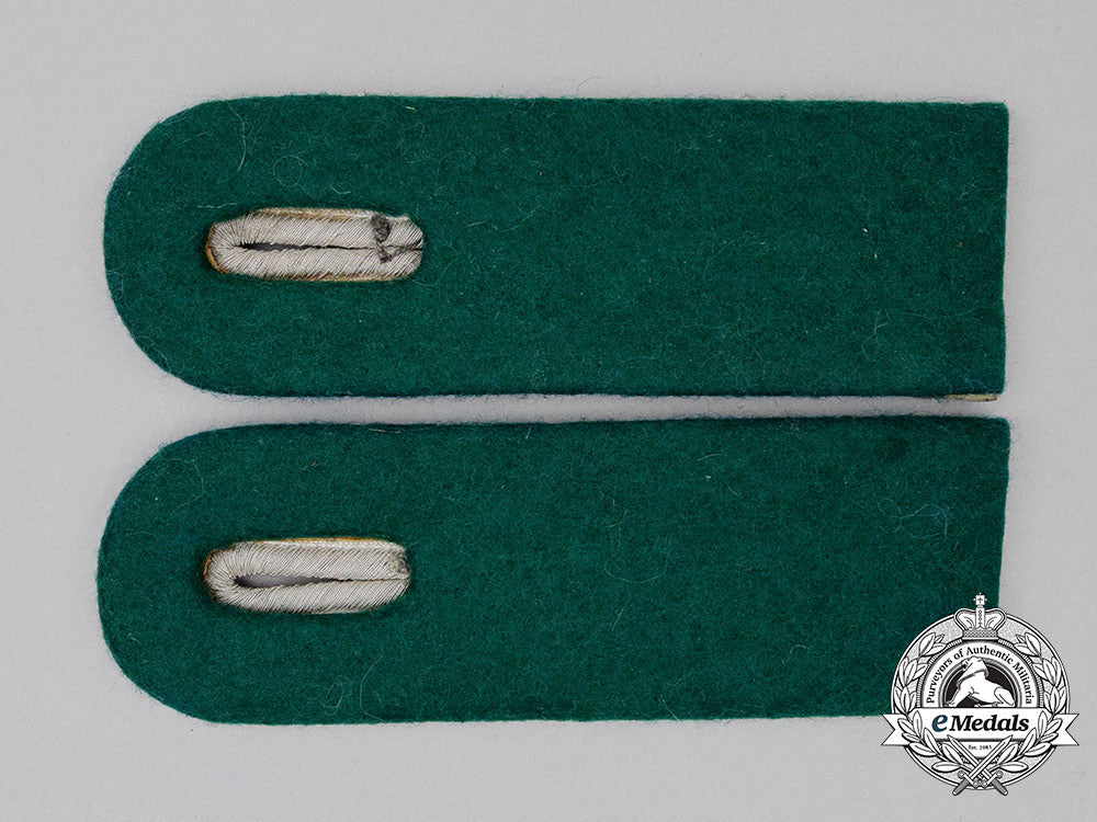 a_matching_pair_of_wehrmacht_heer_administrative_official_shoulder_boards_cc_0065