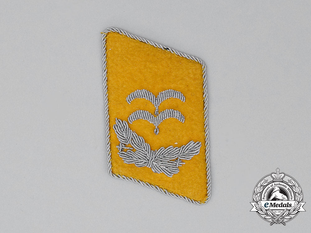 a_single_luftwaffe_flight_personnel's_oberleutnant_rank_collar_tabs_cc_0070