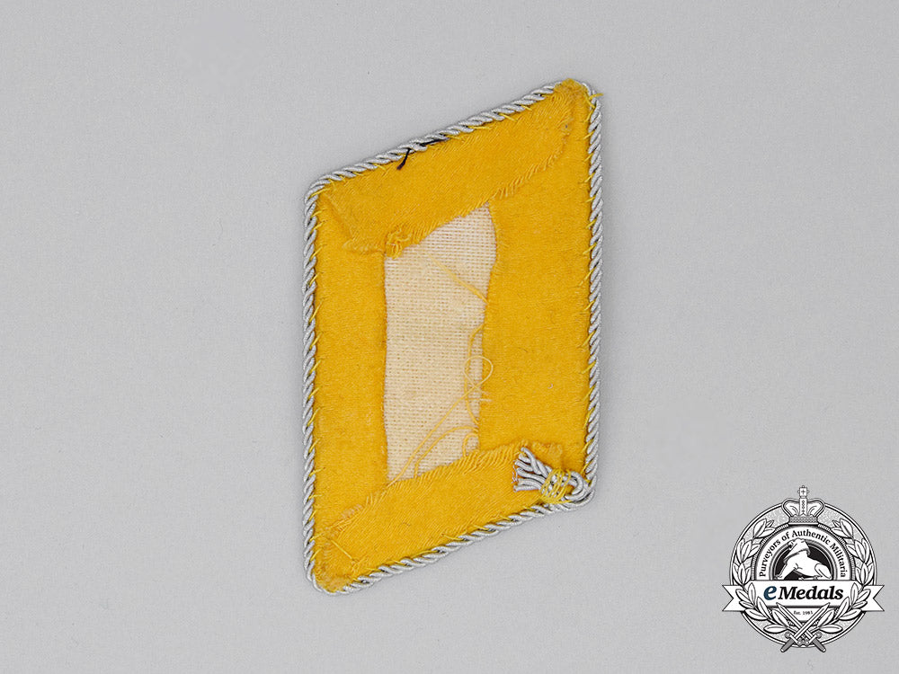 a_single_luftwaffe_flight_personnel's_oberleutnant_rank_collar_tabs_cc_0071