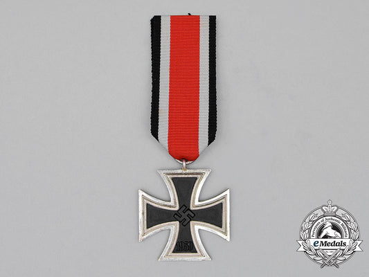 a_mint_and_unissued_iron_cross1939_second_class_cc_0189
