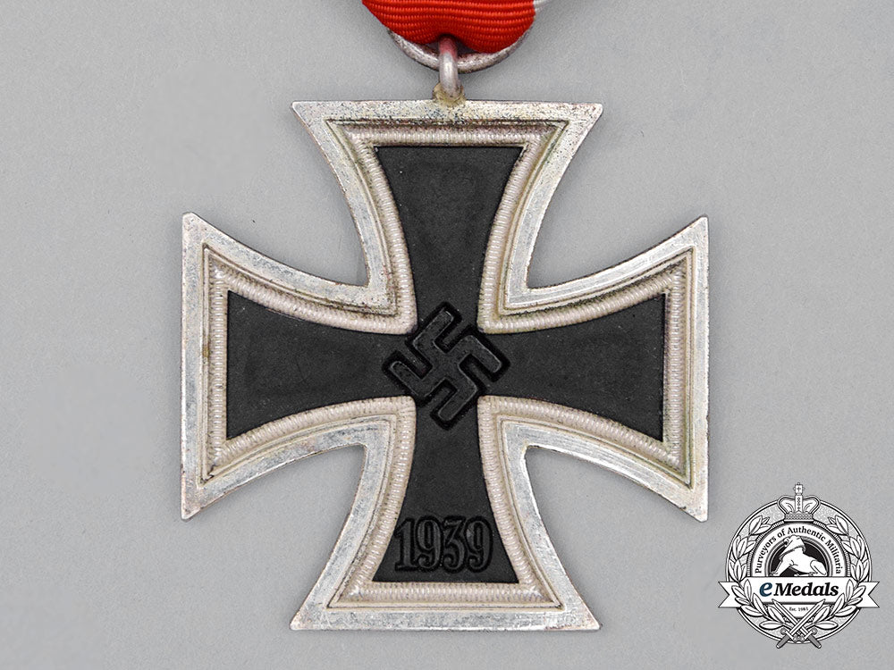 a_mint_and_unissued_iron_cross1939_second_class_cc_0190