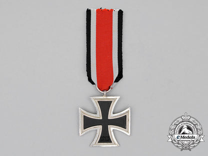 a_mint_and_unissued_iron_cross1939_second_class_cc_0192