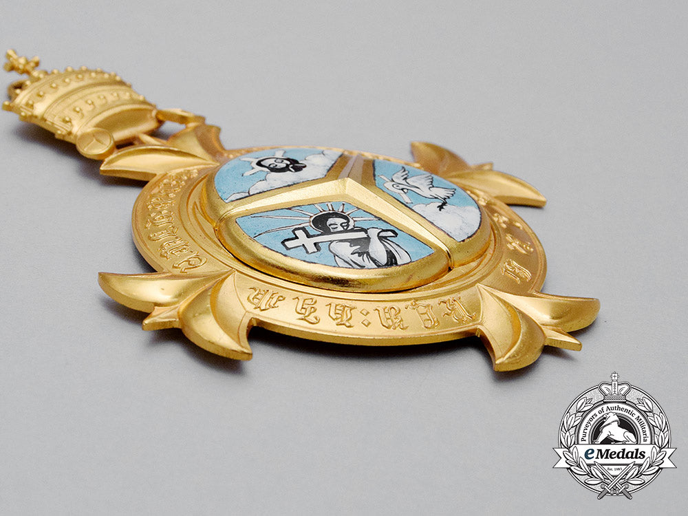 an_ethiopian_order_of_the_holy_trinity;_grand_cross_set_in_case_cc_0280