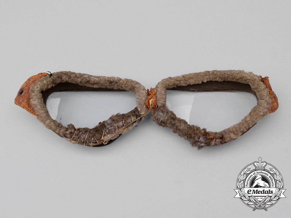 an_extremely_fragile_and_scarce_pair_of_first_war_imperial_german_aviator's_goggles_cc_0399