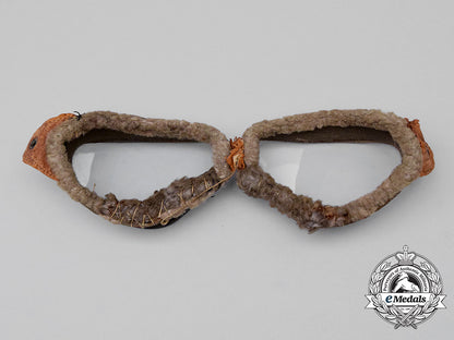 an_extremely_fragile_and_scarce_pair_of_first_war_imperial_german_aviator's_goggles_cc_0399
