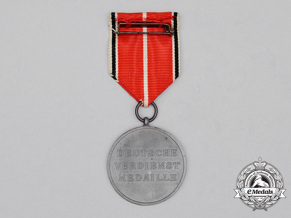 a_third_reich_period_german_eagle_order_merit_medal_cc_0527