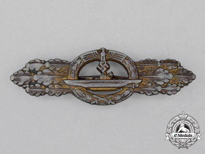 germany,_kriegsmarine._a_submarine_front_clasp,_gold_grade,_by_schwerin_cc_0533