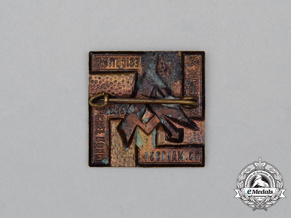 a1934_ernst_röhm_inspects_sa_brigade77_event_badge_cc_0788