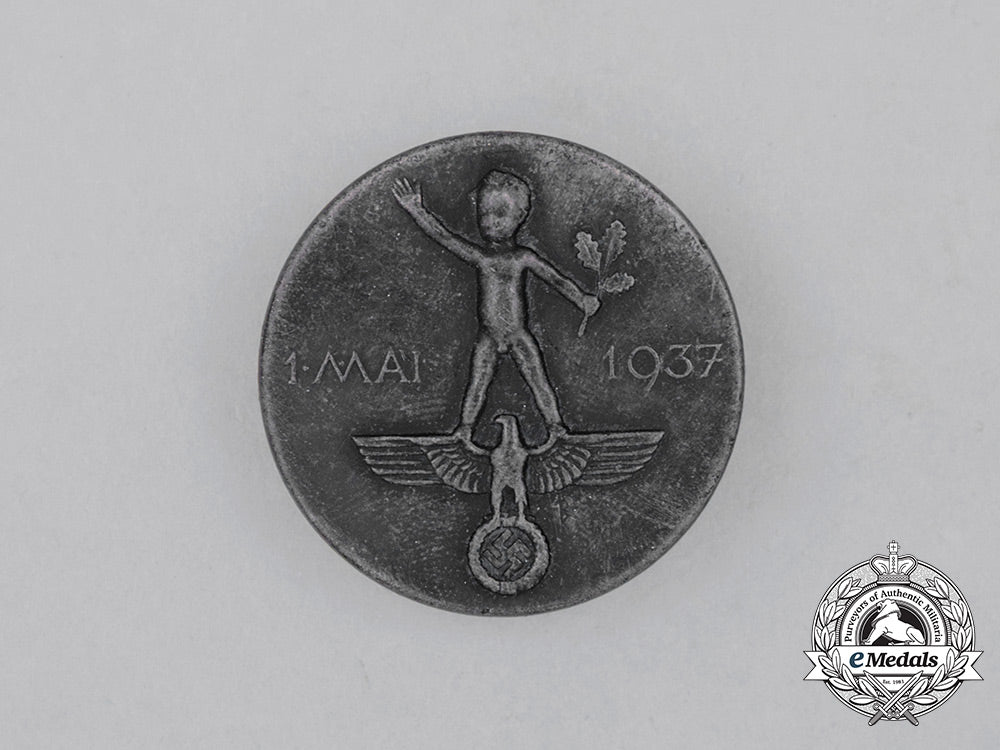 a1937_national_day_of_labour_badge_cc_0819