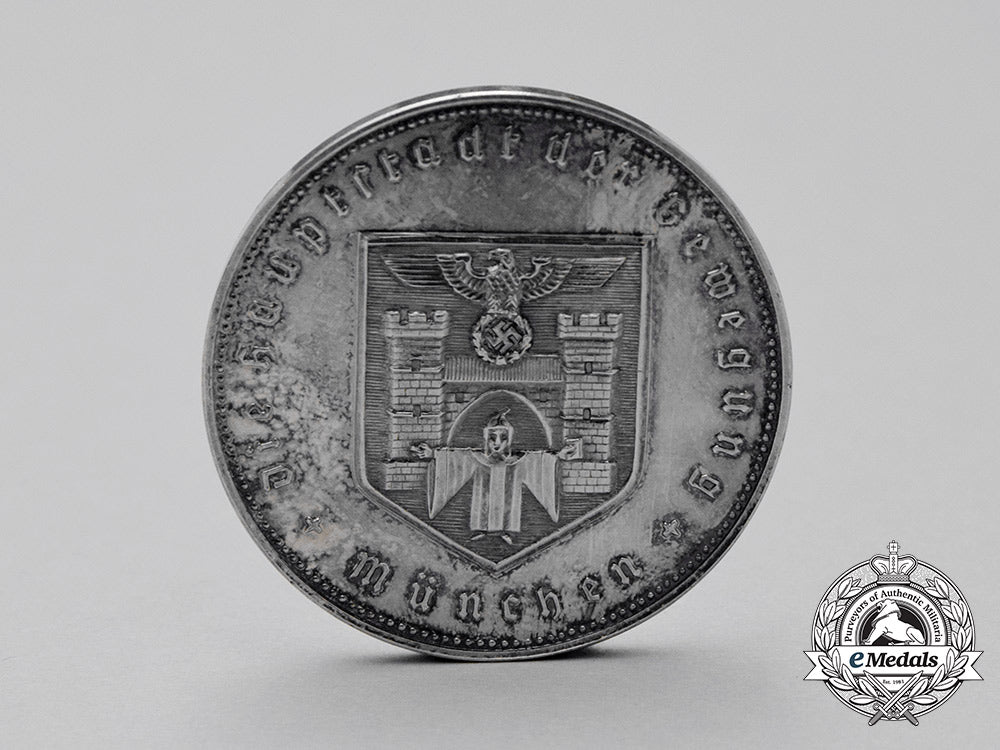 germany,_nsdap._a_silver_medal_for_long_and_faithful_service_to_the_city_of_munich_cc_0968