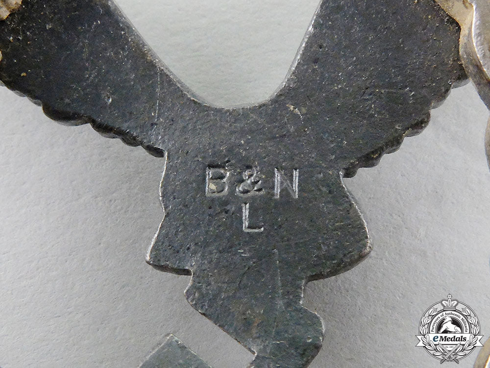 a_fine_early_quality_luftwaffe_pilot’s_badge_by_berg&_nolte_of_lüdenscheid_cc_1185