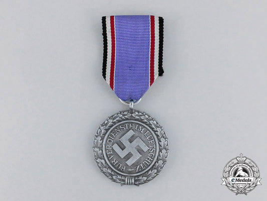 germany._an_air_raid_defence“_luftschutz”_medal;_second_class_heavy_version_cc_1362_1