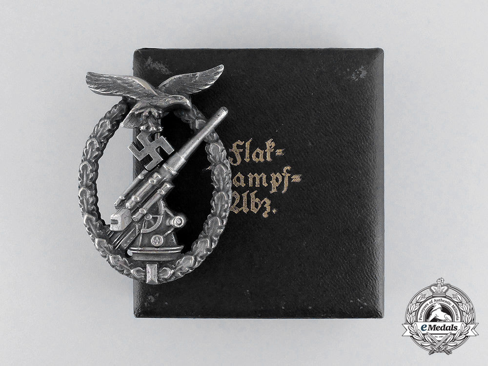 an_early_war_luftwaffe_flak_badge_by_juncker_in_its_case_of_issue_cc_1409