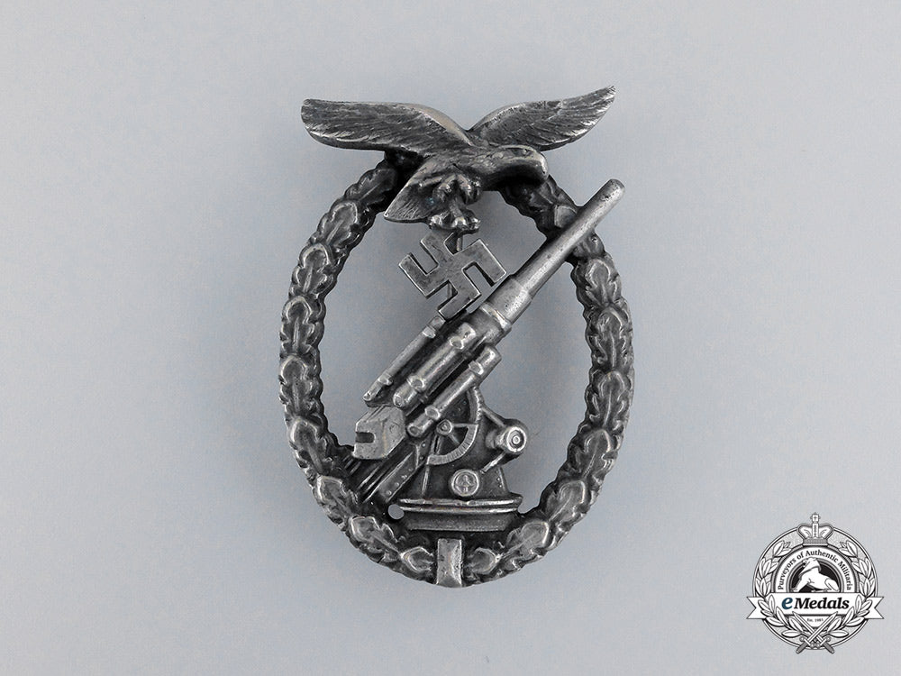an_early_war_luftwaffe_flak_badge_by_juncker_in_its_case_of_issue_cc_1412