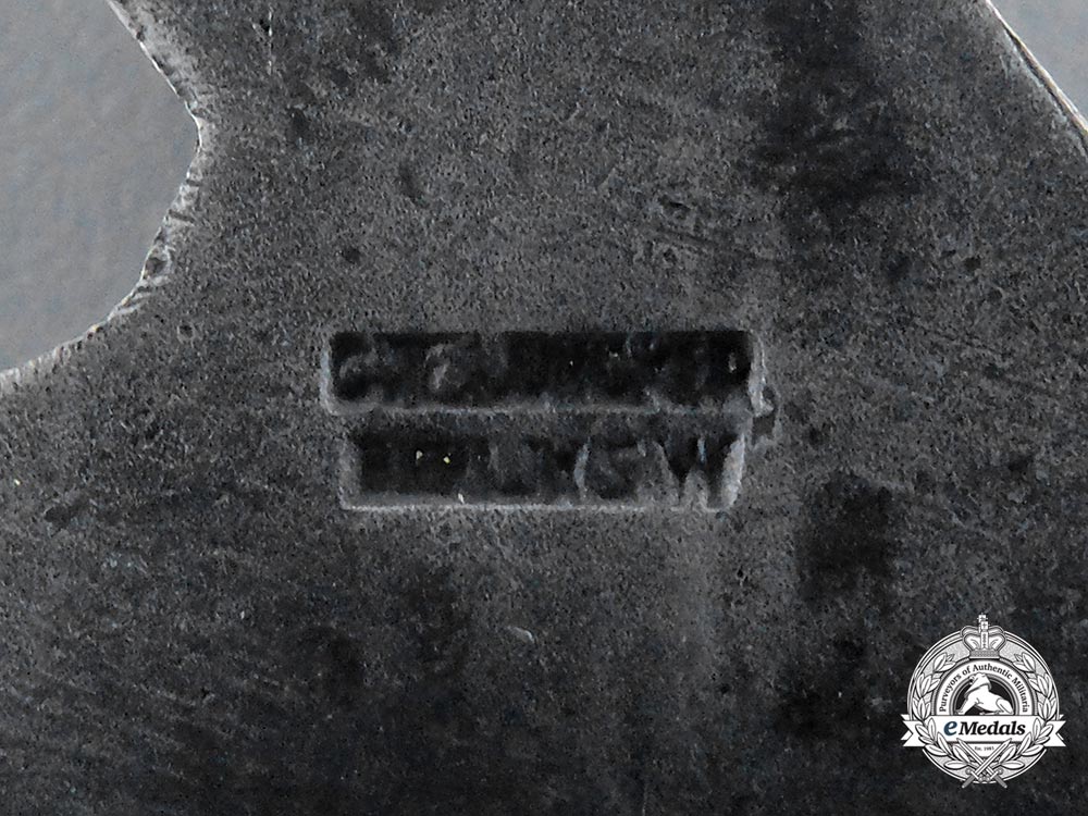 an_early_war_luftwaffe_flak_badge_by_juncker_in_its_case_of_issue_cc_1414