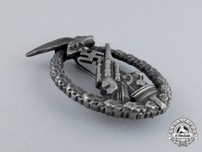 an_early_war_luftwaffe_flak_badge_by_juncker_in_its_case_of_issue_cc_1417