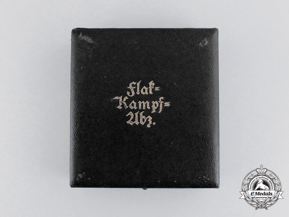 an_early_war_luftwaffe_flak_badge_by_juncker_in_its_case_of_issue_cc_1418