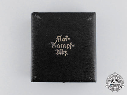 an_early_war_luftwaffe_flak_badge_by_juncker_in_its_case_of_issue_cc_1418