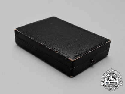 a_fine_first_war_prussian_observer’s_badge_by_c._e_juncker_of_berlin_in_its_case_of_issue_cc_1483