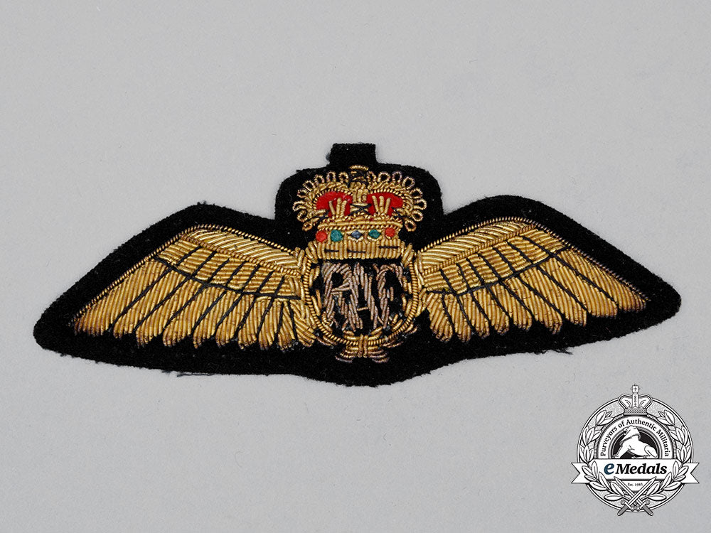 a_qeii_royal_air_force(_raf)_pilot_dress_wing,_post1953_cc_1518
