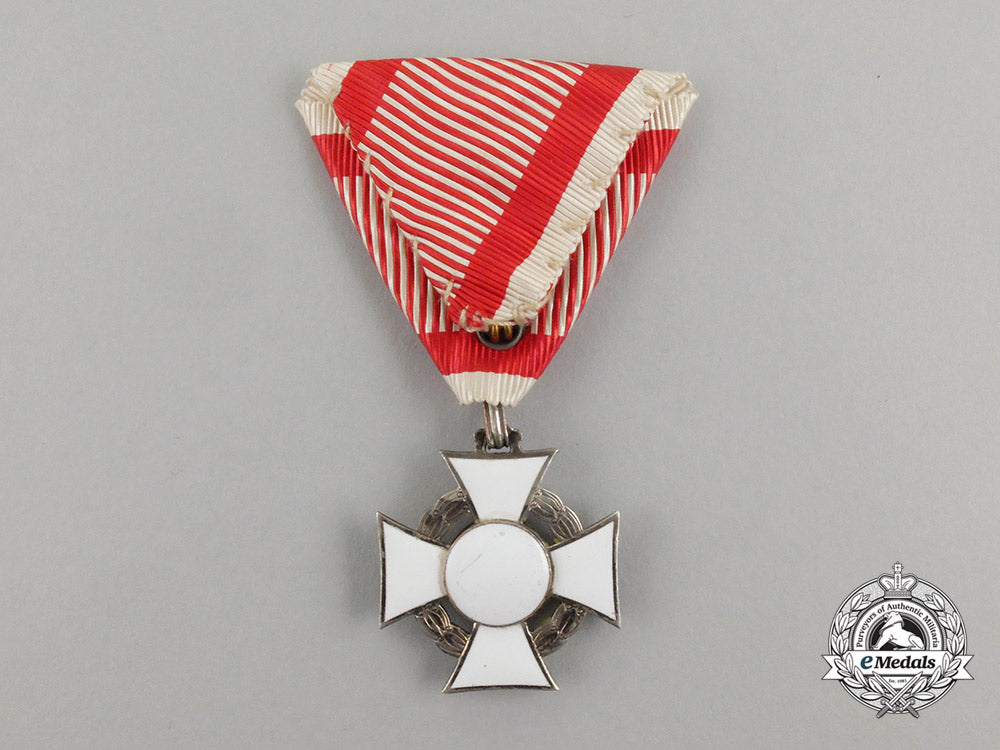 an_austrian_military_merit_cross_with_war_decoration;3_rd_class_cross_cc_1957