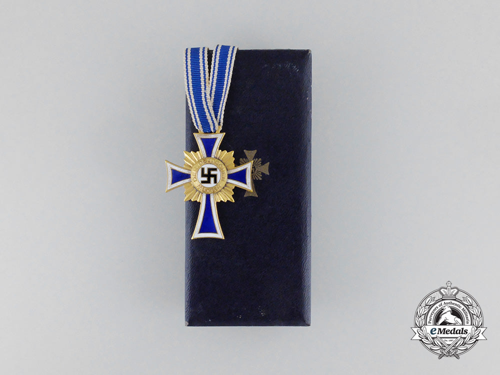 a1_st_class_cross_of_honour_of_the_german_mother_by_poellath_in_case_cc_2008