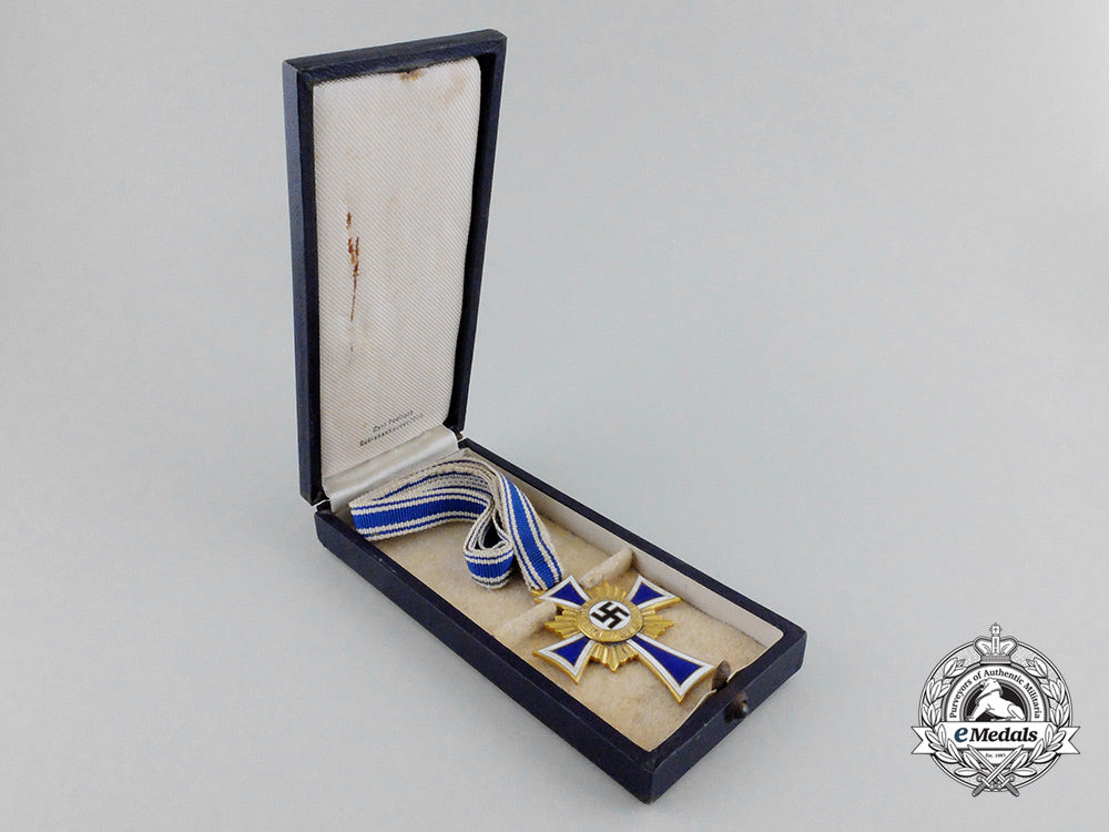 a1_st_class_cross_of_honour_of_the_german_mother_by_poellath_in_case_cc_2009