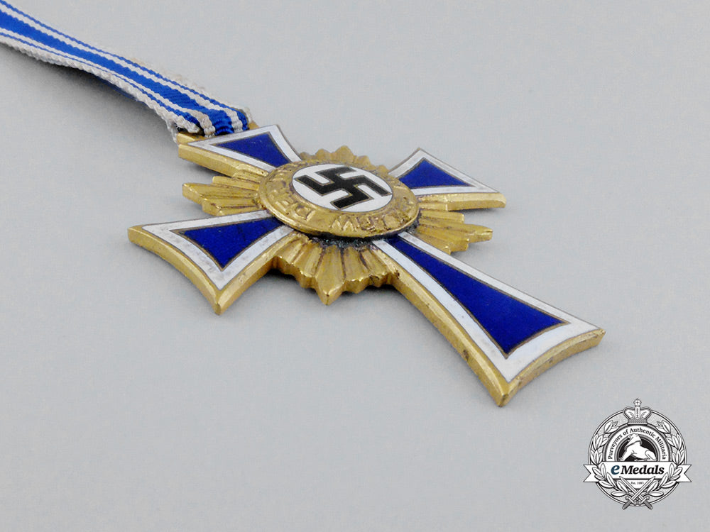 a1_st_class_cross_of_honour_of_the_german_mother_by_poellath_in_case_cc_2011