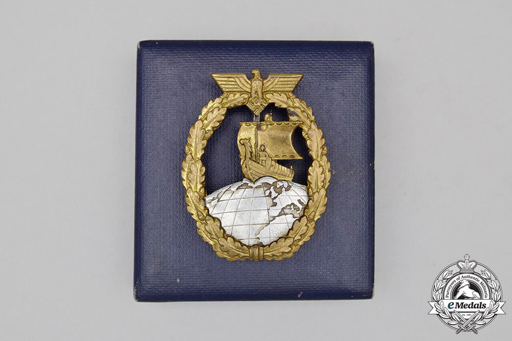 a_second_war_german_kriegsmarine_auxiliary_cruiser_badge_in_its_case_of_issue_cc_2190