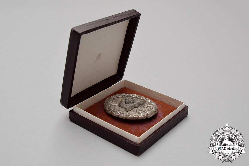 a_cased_third_reich_period_german_condor_legion_silver_grade_wound_badge_cc_2200